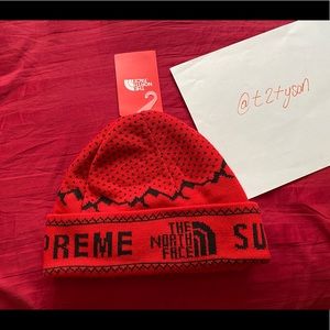 Supreme x The North Face Beanie
